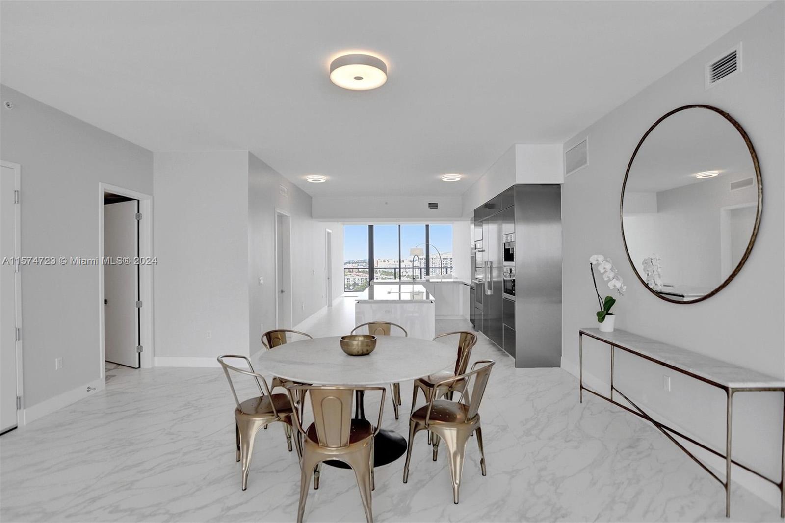 PRIVE CONDO - Residential