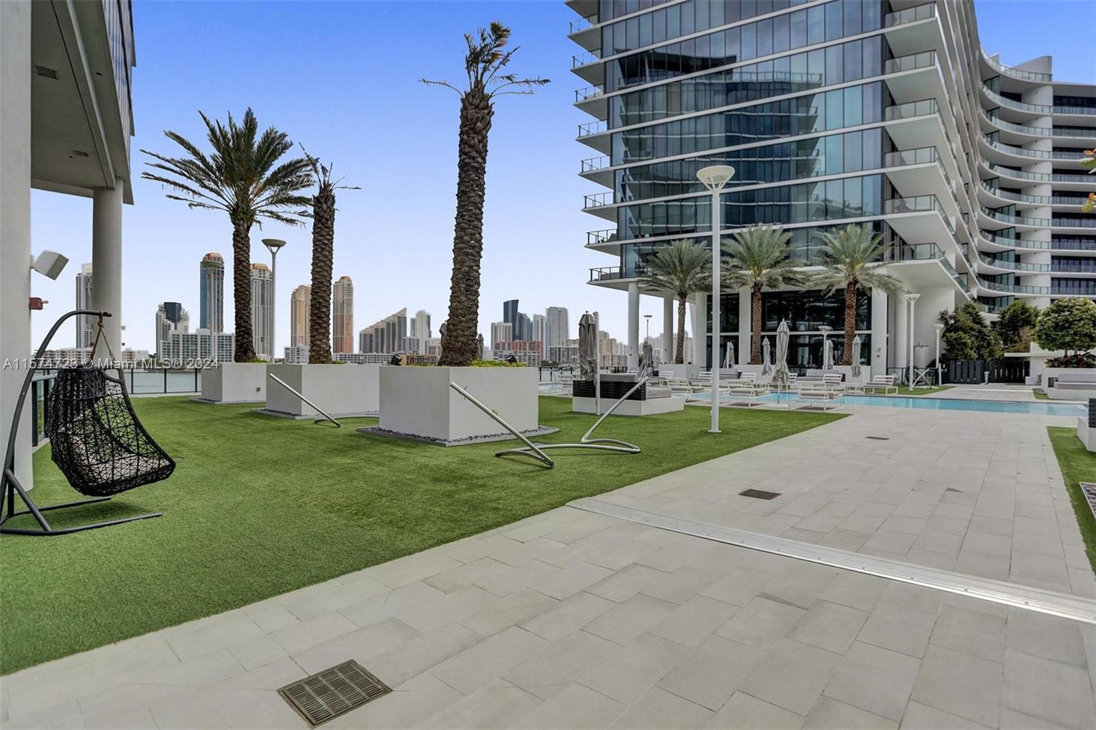 PRIVE CONDO - Residential