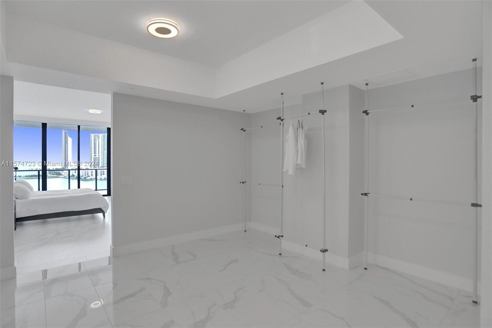 PRIVE CONDO - Residential