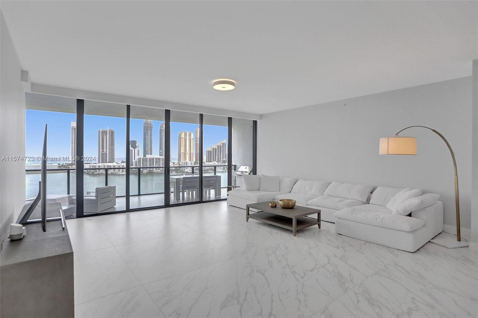 PRIVE CONDO - Residential