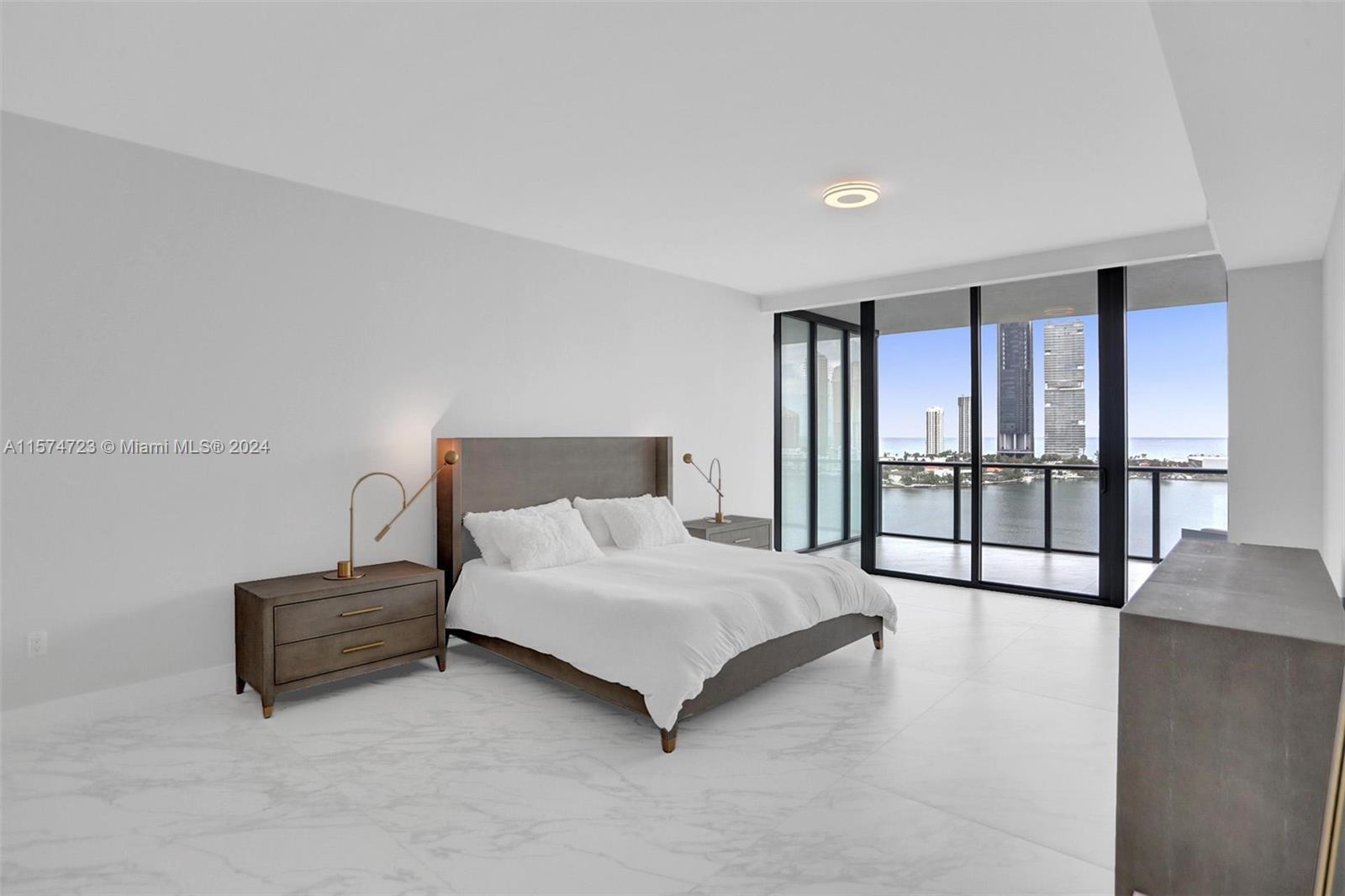 PRIVE CONDO - Residential