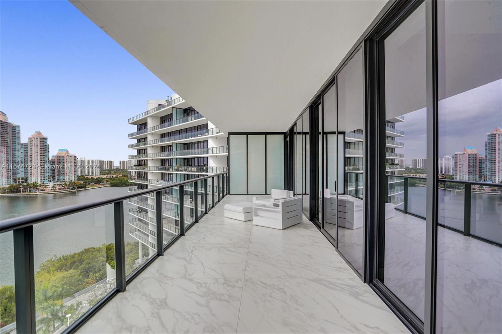 PRIVE CONDO - Residential