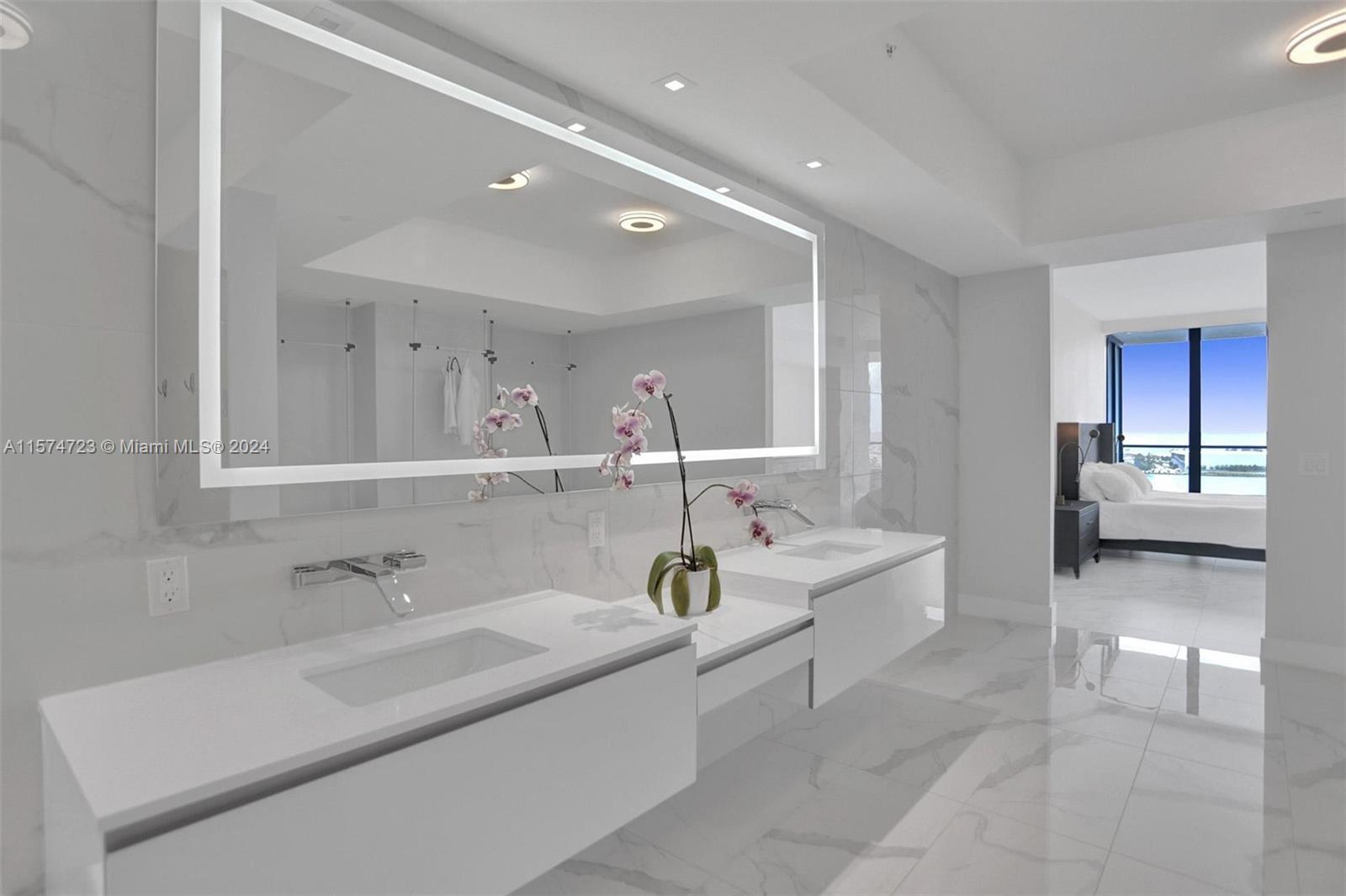 PRIVE CONDO - Residential