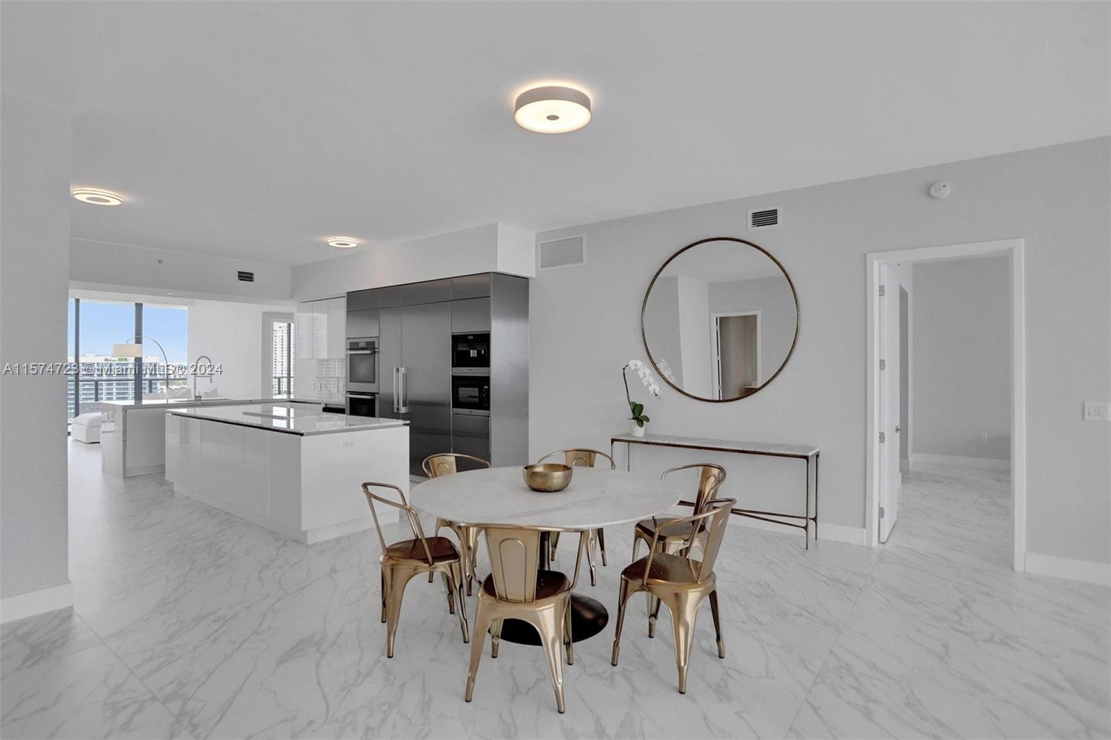 PRIVE CONDO - Residential