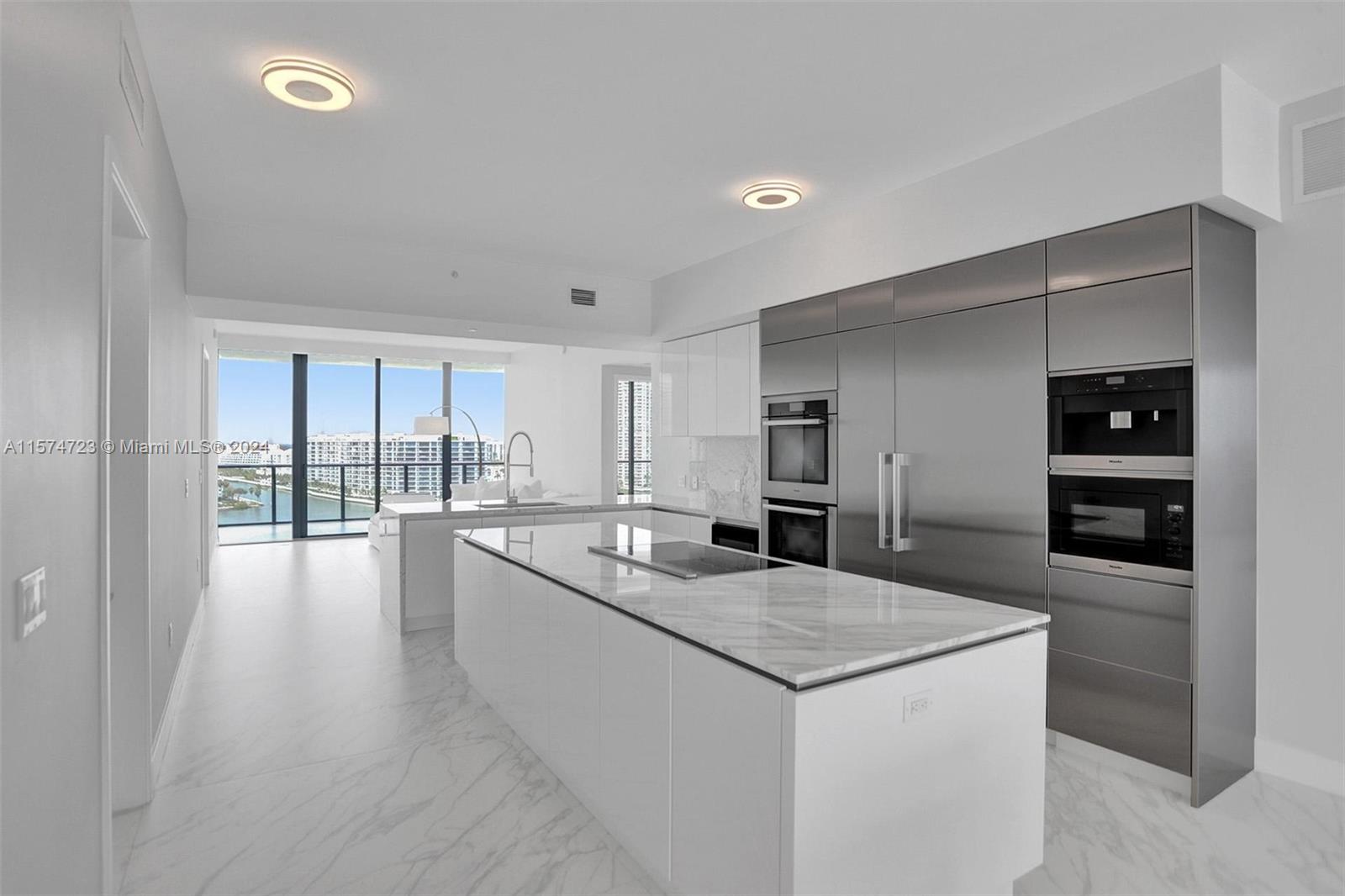 PRIVE CONDO - Residential