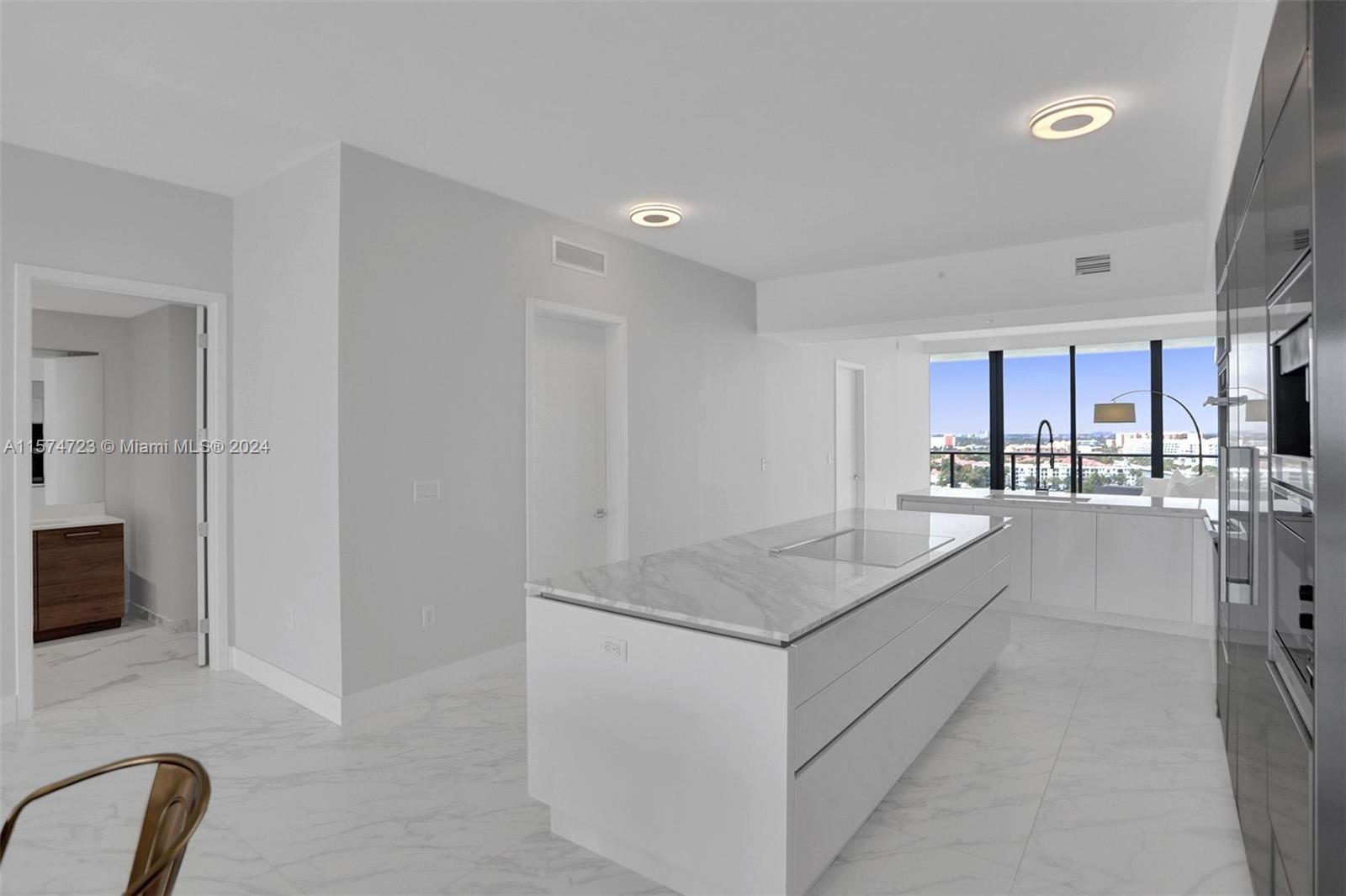 PRIVE CONDO - Residential