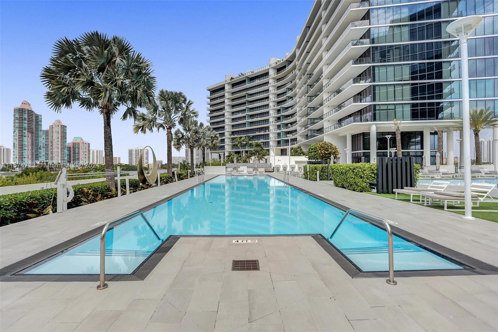 PRIVE CONDO - Residential