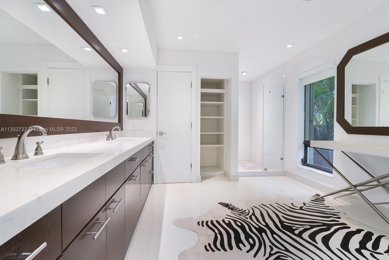 GOLDEN BEACH SEC D - Residential