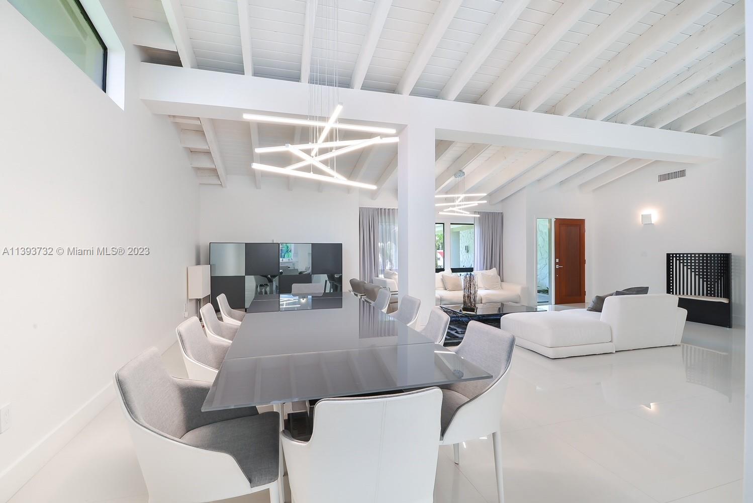 GOLDEN BEACH SEC D - Residential