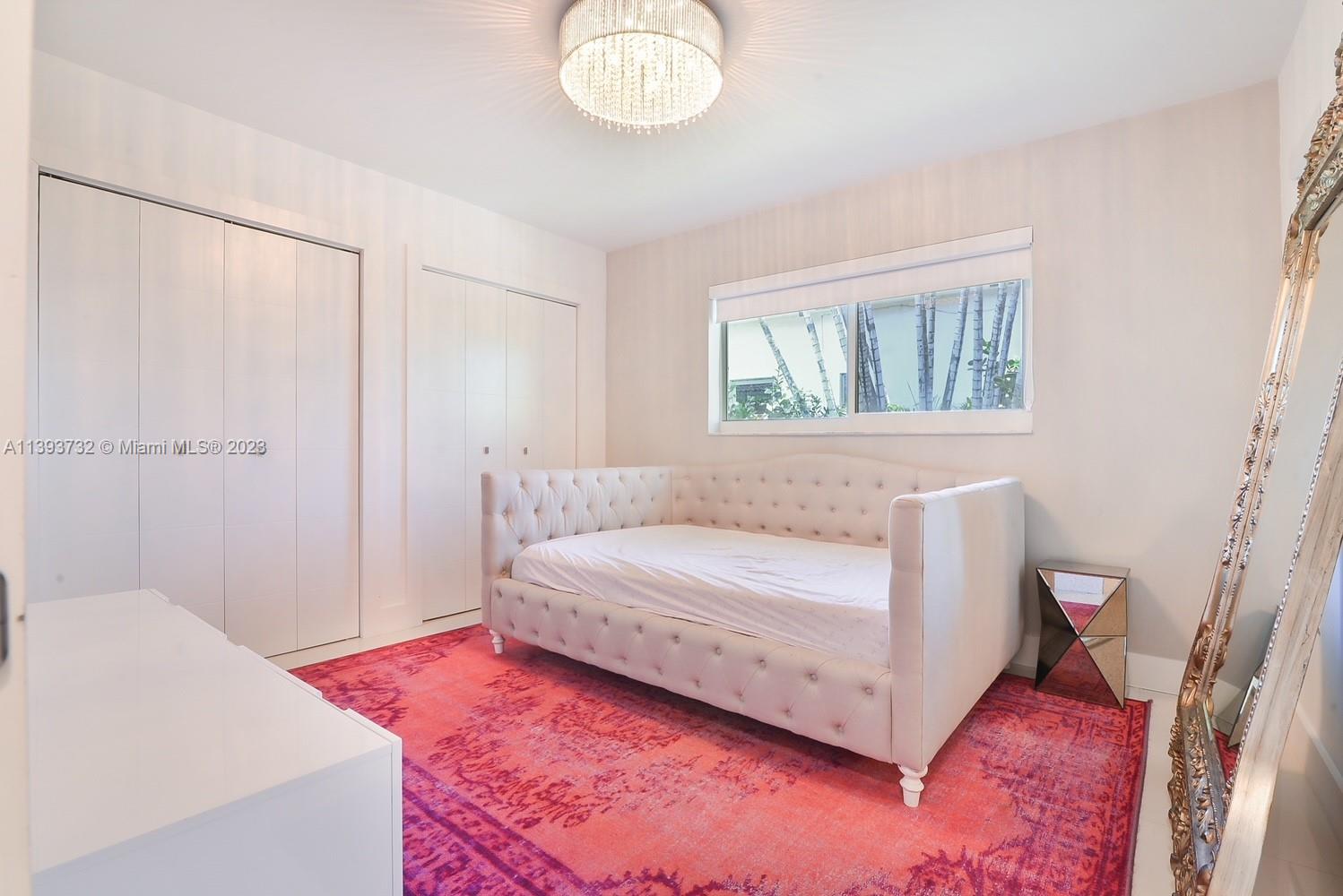 GOLDEN BEACH SEC D - Residential