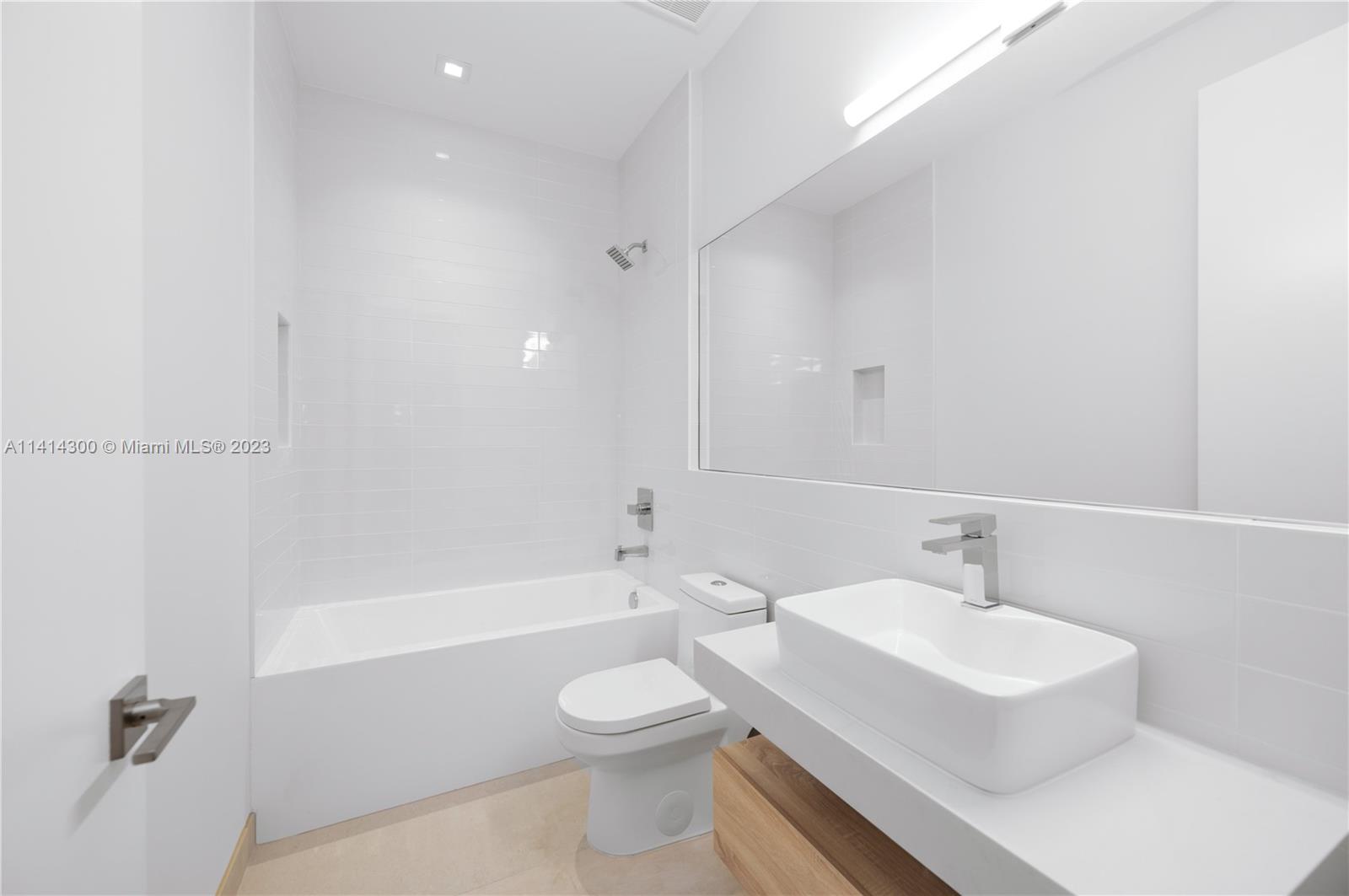 GROVES EXTENSION - Residential