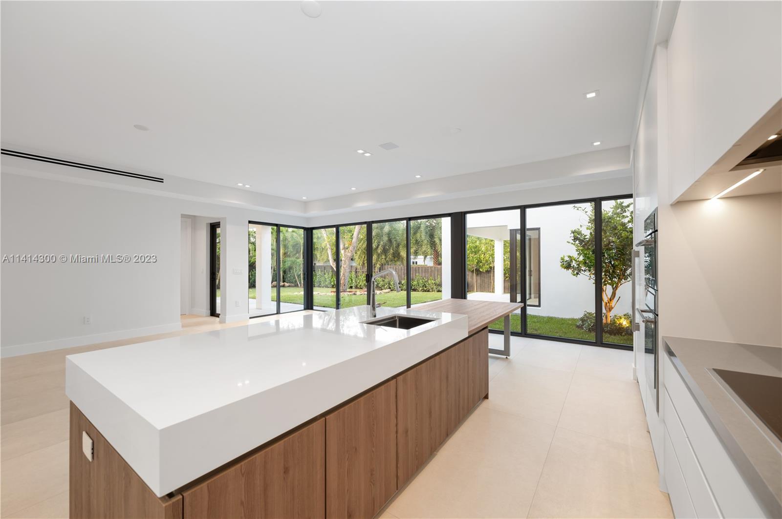 GROVES EXTENSION - Residential