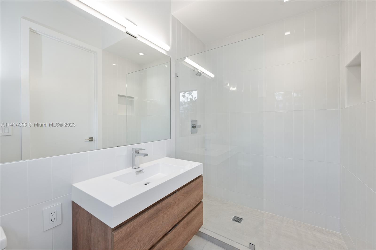 GROVES EXTENSION - Residential