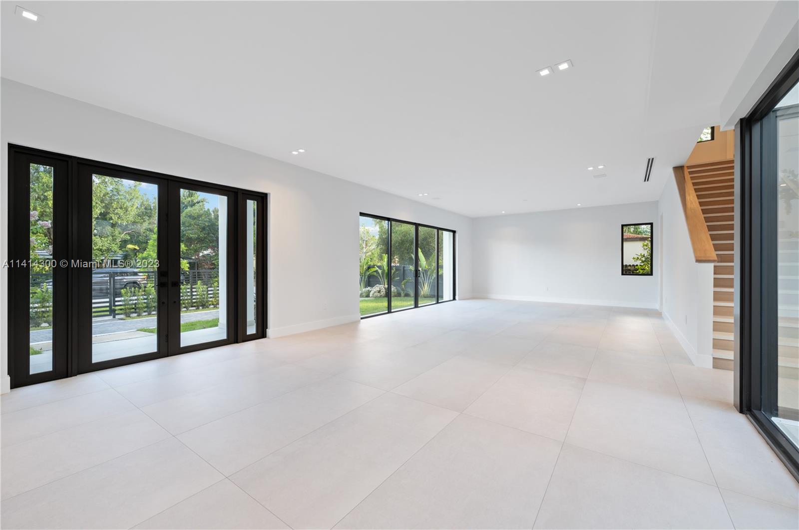 GROVES EXTENSION - Residential