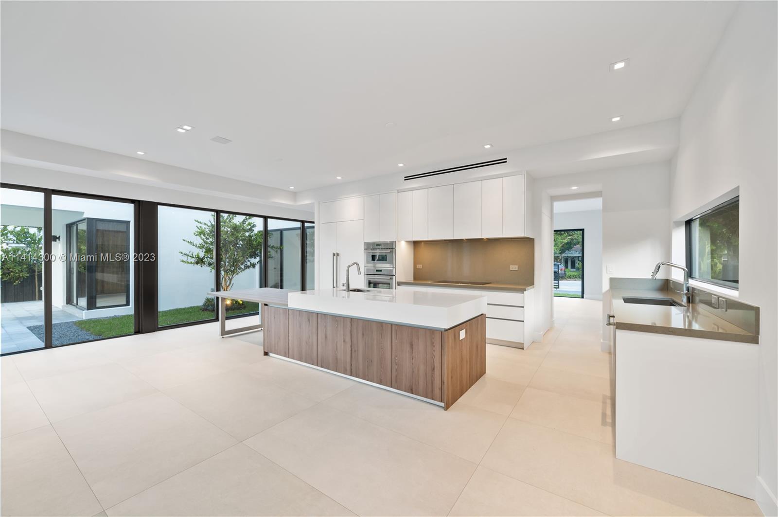 GROVES EXTENSION - Residential