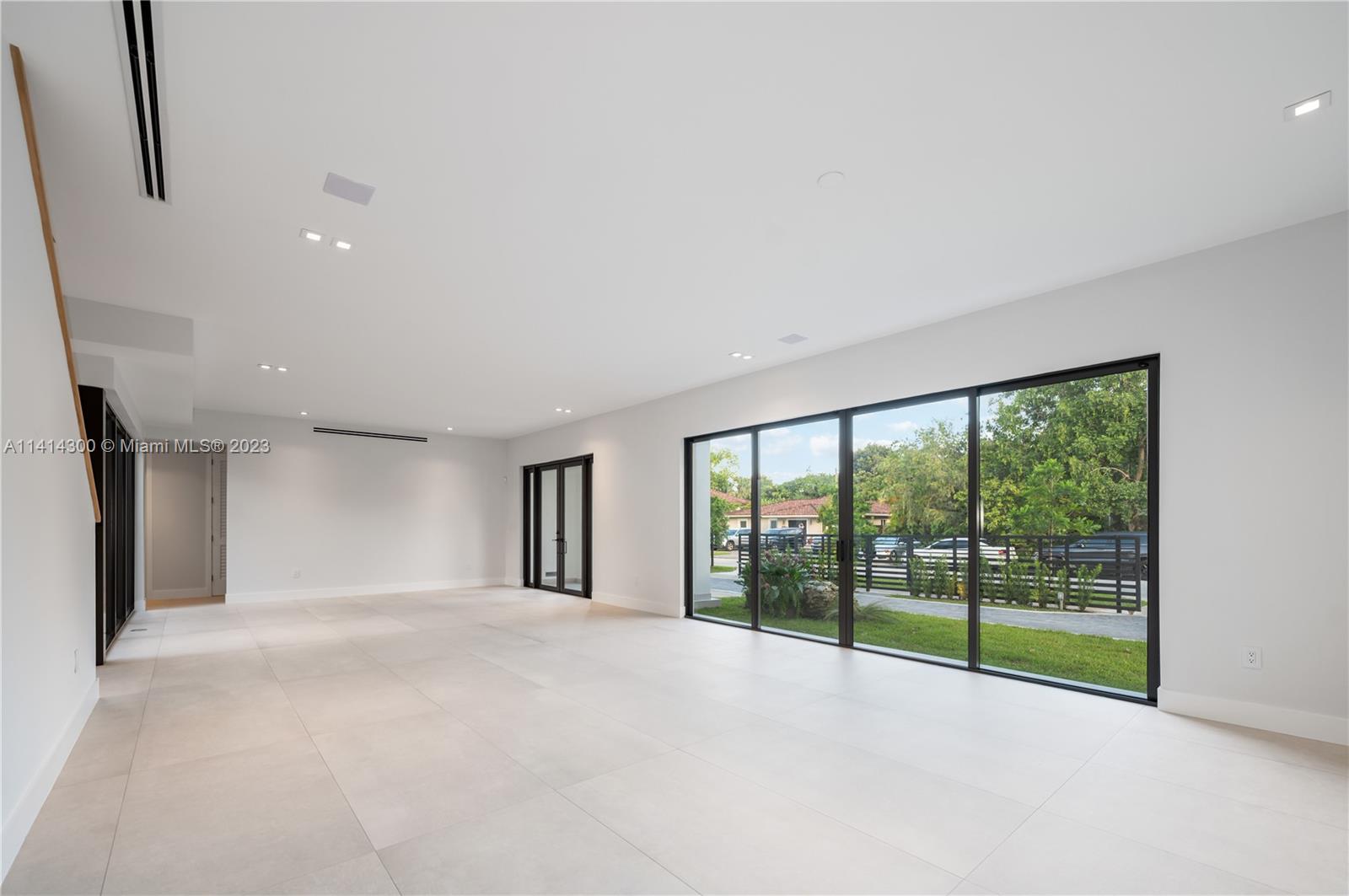 GROVES EXTENSION - Residential