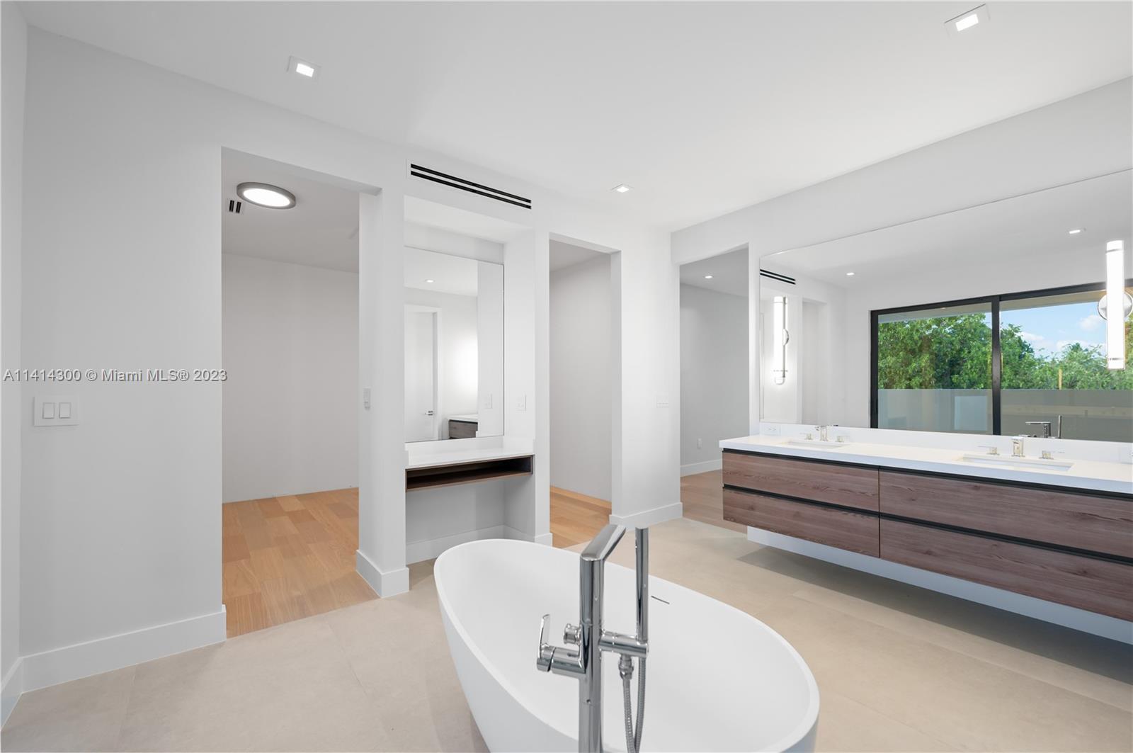 GROVES EXTENSION - Residential