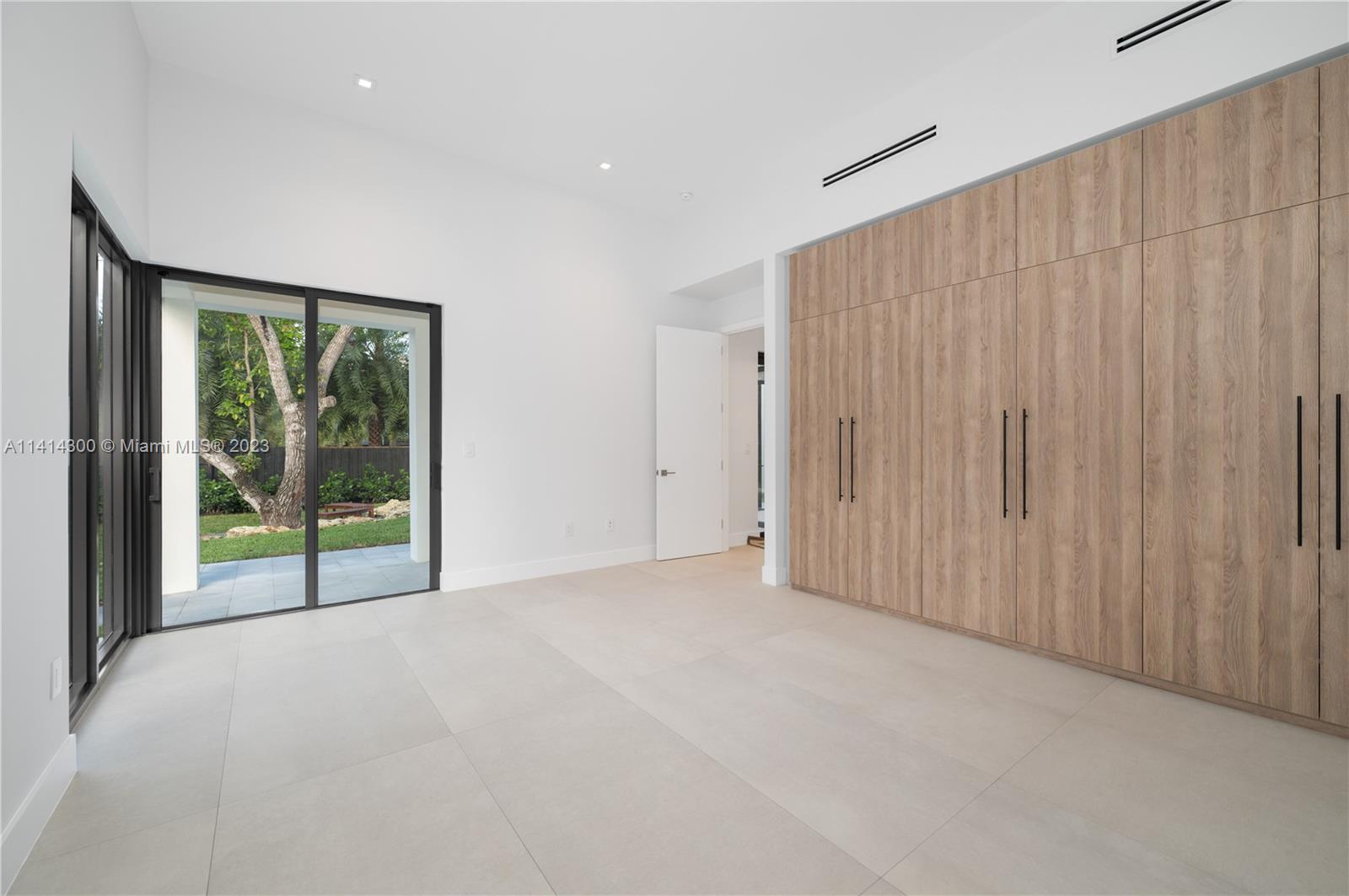 GROVES EXTENSION - Residential