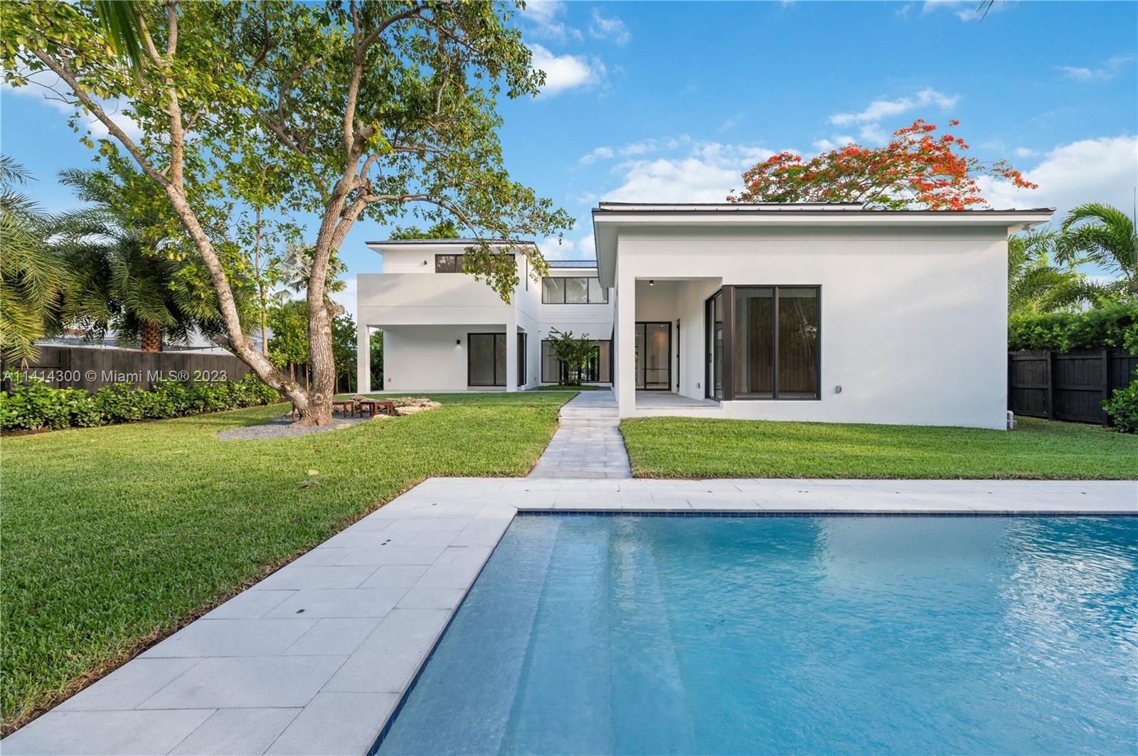 GROVES EXTENSION - Residential