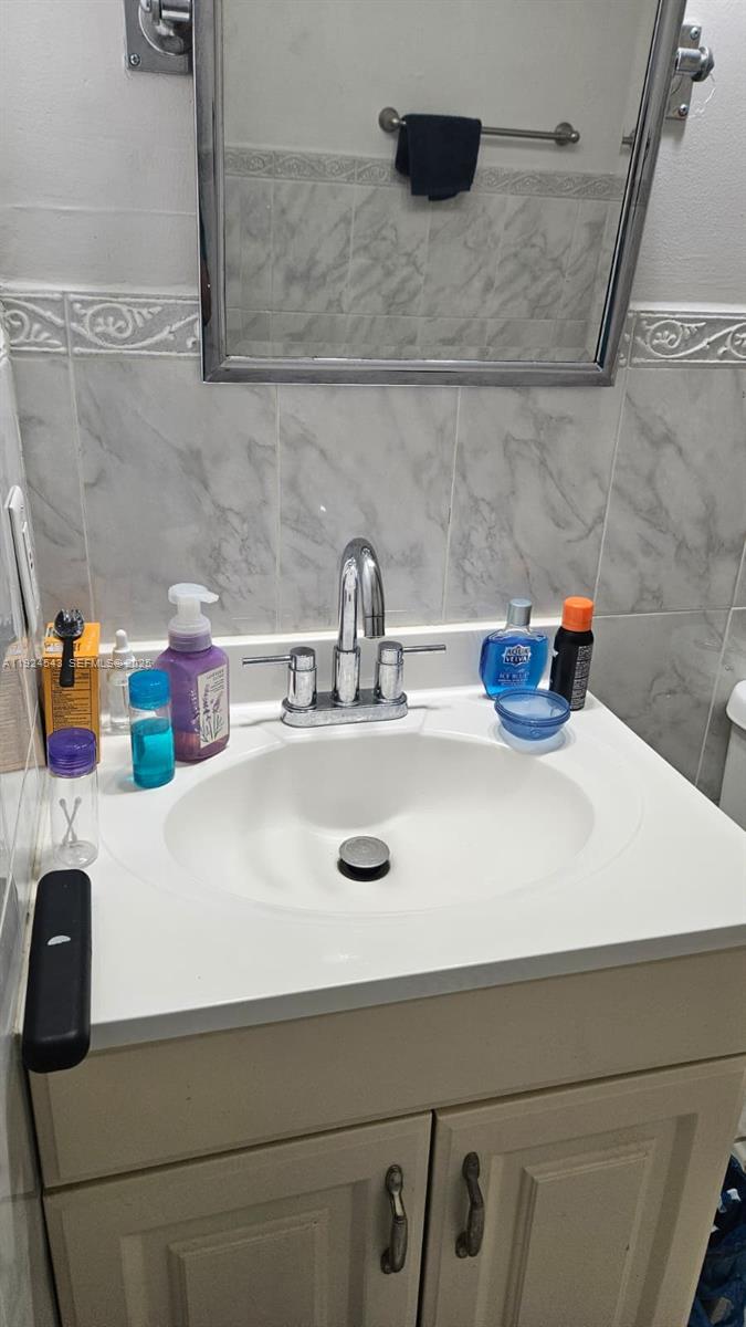 ADYS CONDO - Residential