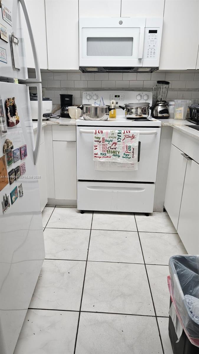 ADYS CONDO - Residential