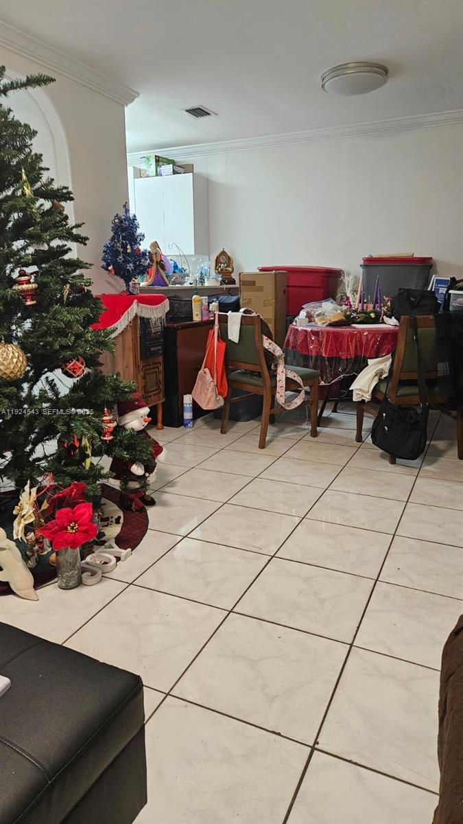 ADYS CONDO - Residential