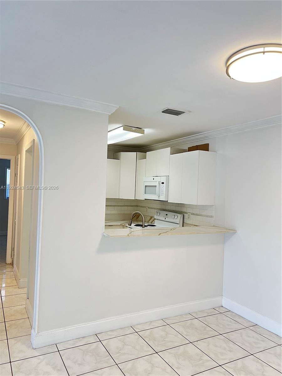 ADYS CONDO - Residential