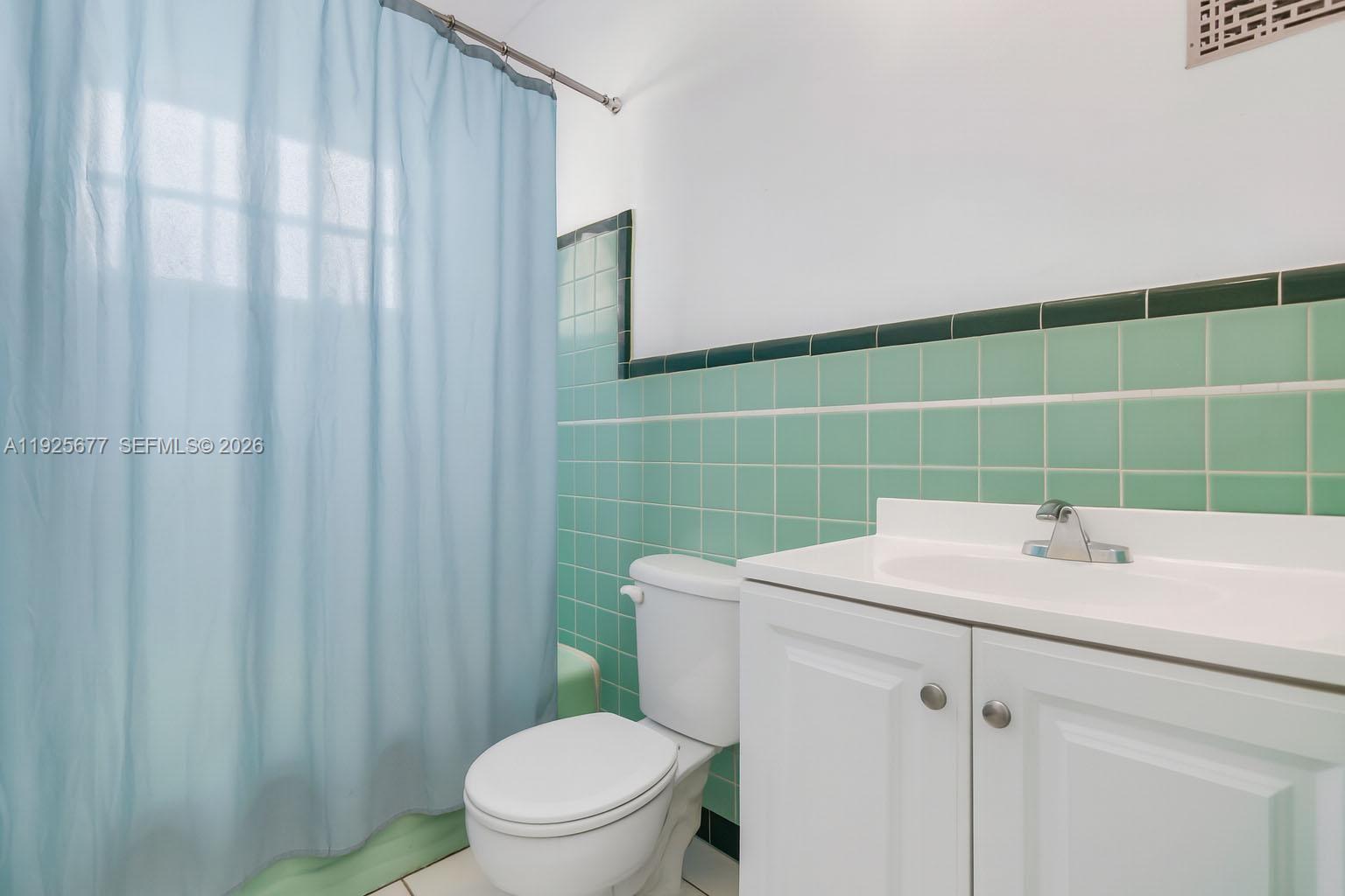 EIGHT PALMS CONDO - Residential