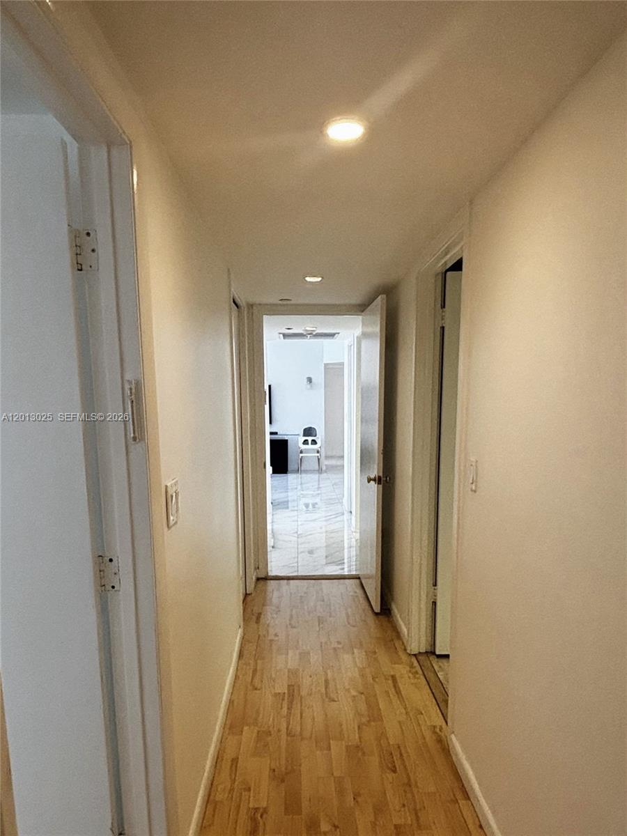 TURNBERRY TOWERS CONDO - Residential