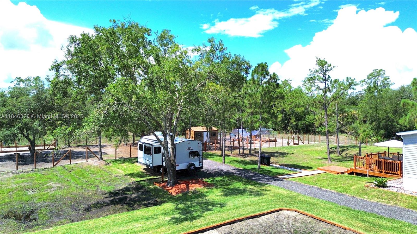 MONTURA RANCH - Residential