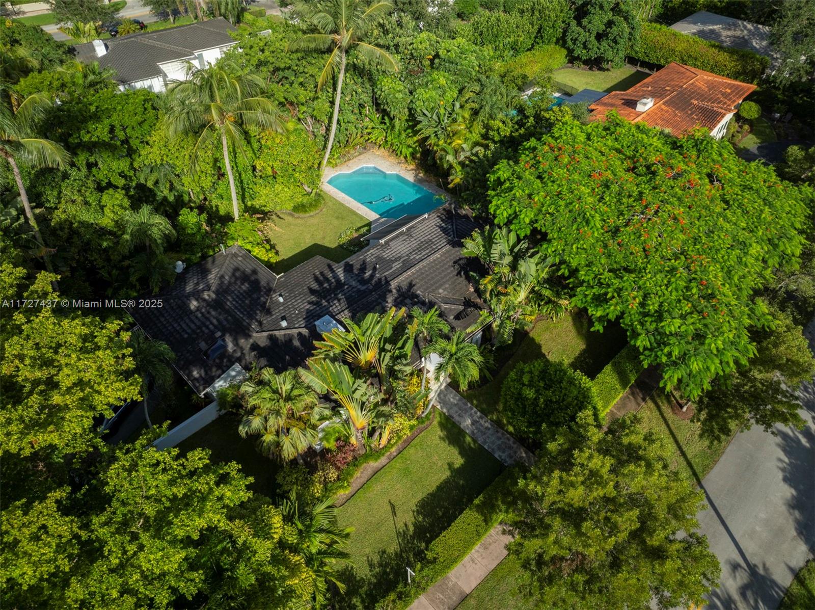 CORAL GABLES RIVIERA SEC - Residential