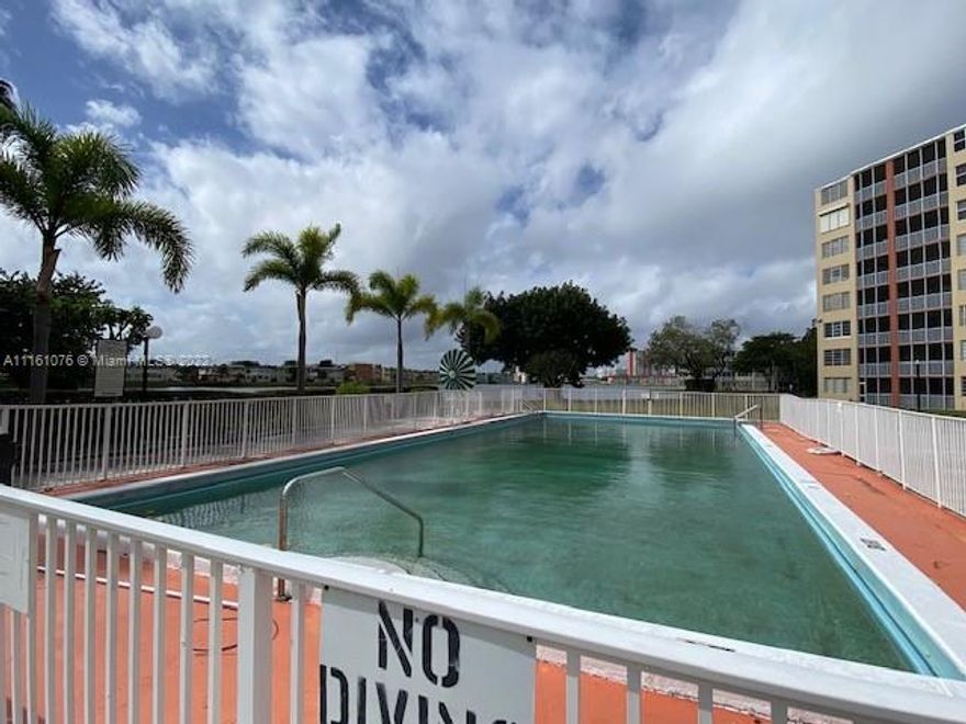 Enjoy with this 2 bedroom/ 2 full bath great size partially furnished unit. It has great size backyard opening directly to pool and lake...Unit os delivered as-is. .Unit has 1 assigned parking.PLEASE READ BROKER REMARKS before requesting showing request..