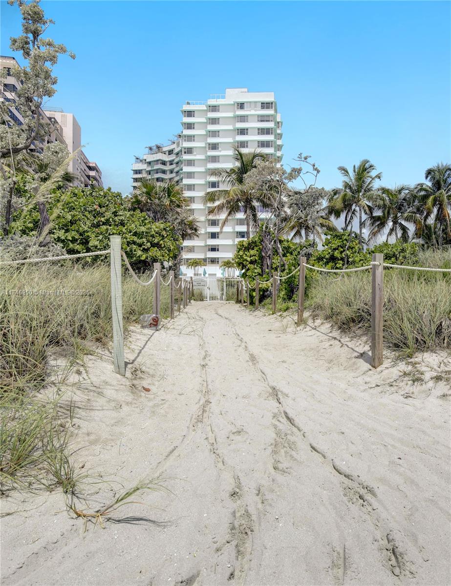 Property for Sale at 5255 Collins Ave 7G, Miami Beach, Miami-Dade County, Florida - Bedrooms: 2 
Bathrooms: 2  - $849,900