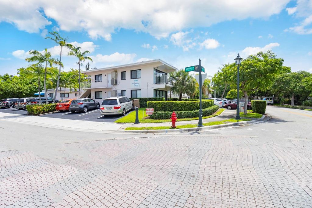 Photo of 1790 Harbour Inlet Dr #2A, Fort Lauderdale, FL 33316 (MLS # A12017195)