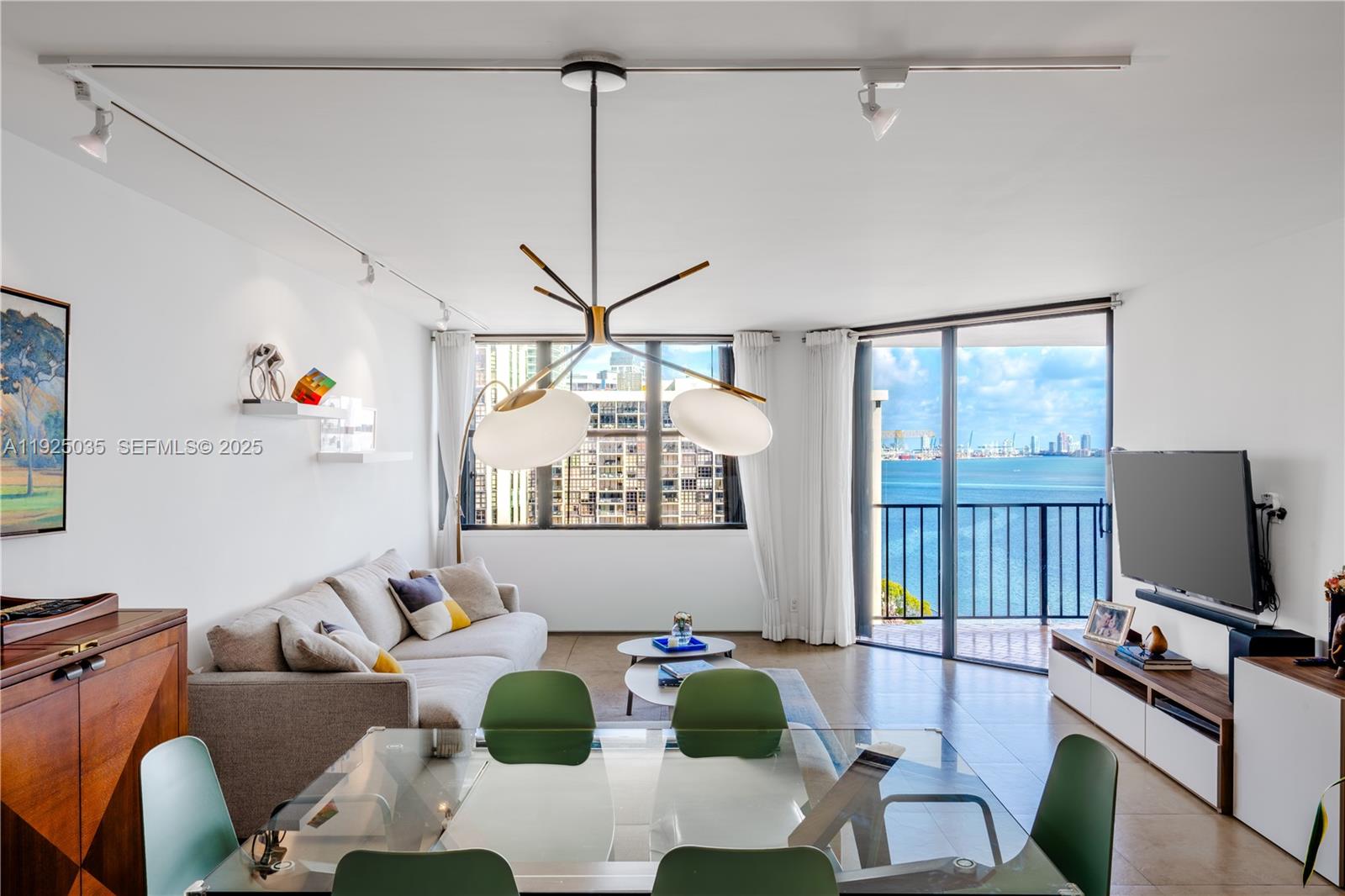 1925 Brickell Ave D2006