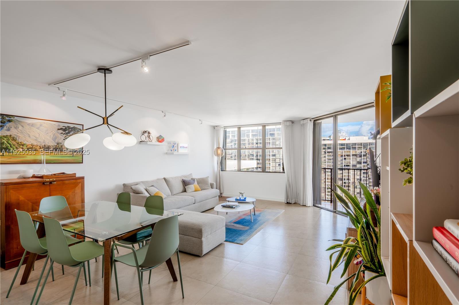 1925 Brickell Ave D2006