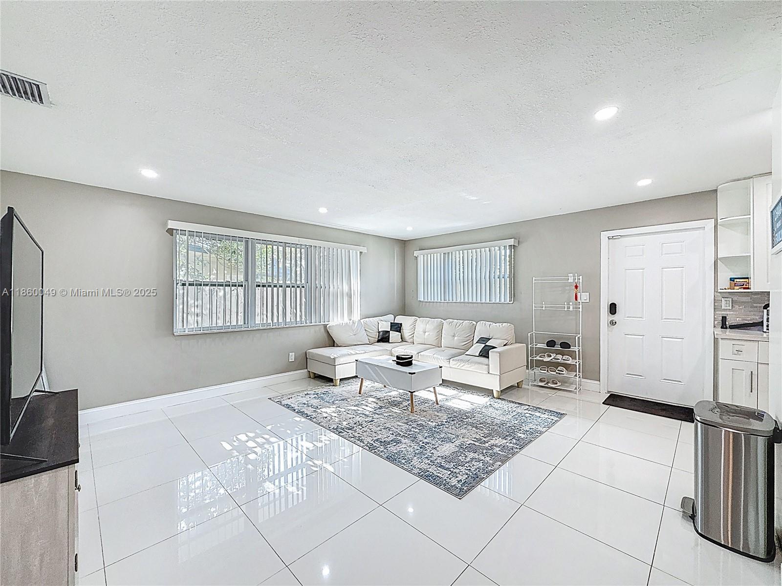 CHATEAU PARK SEC - Residential Lease