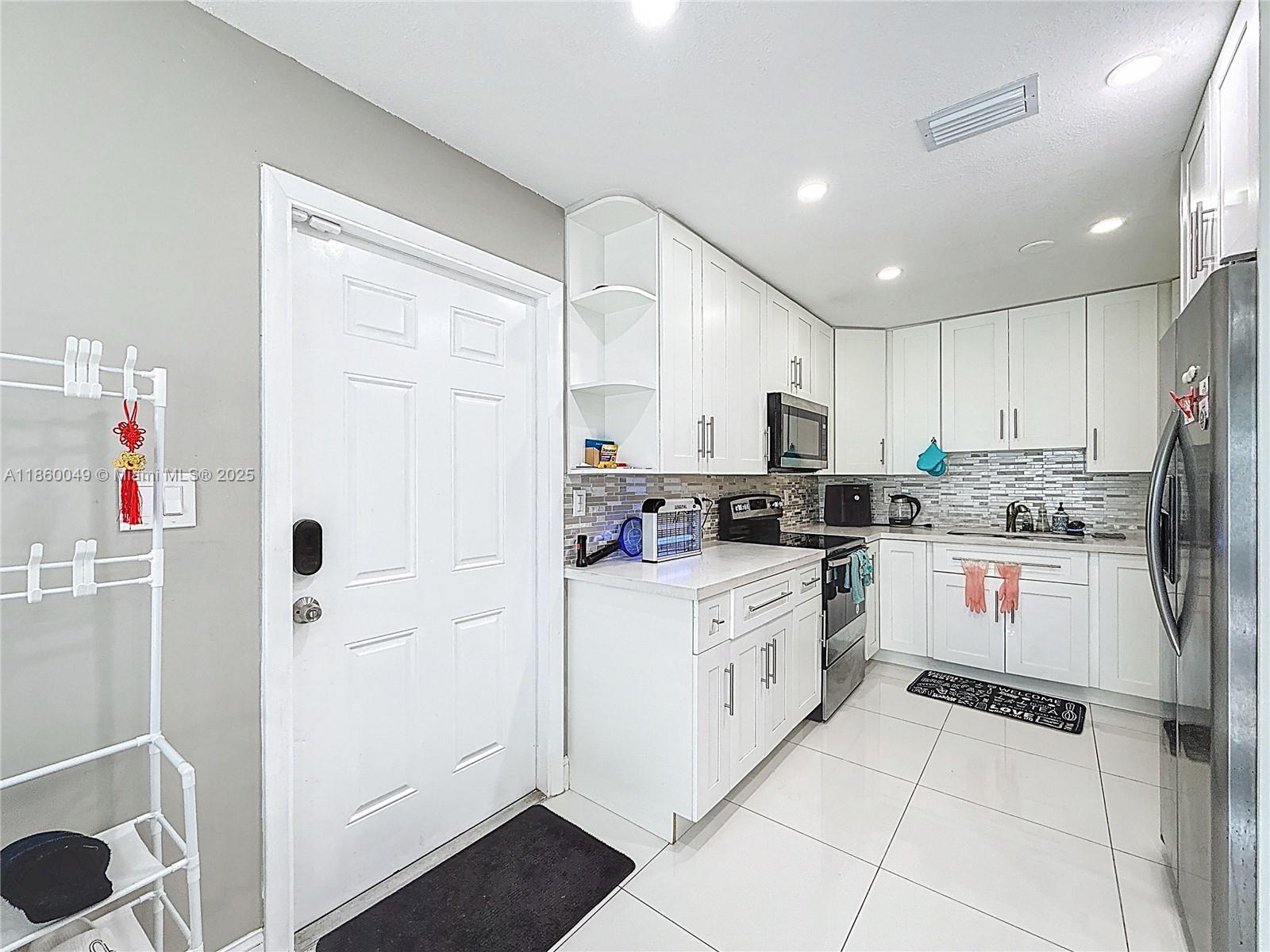 CHATEAU PARK SEC - Residential Lease