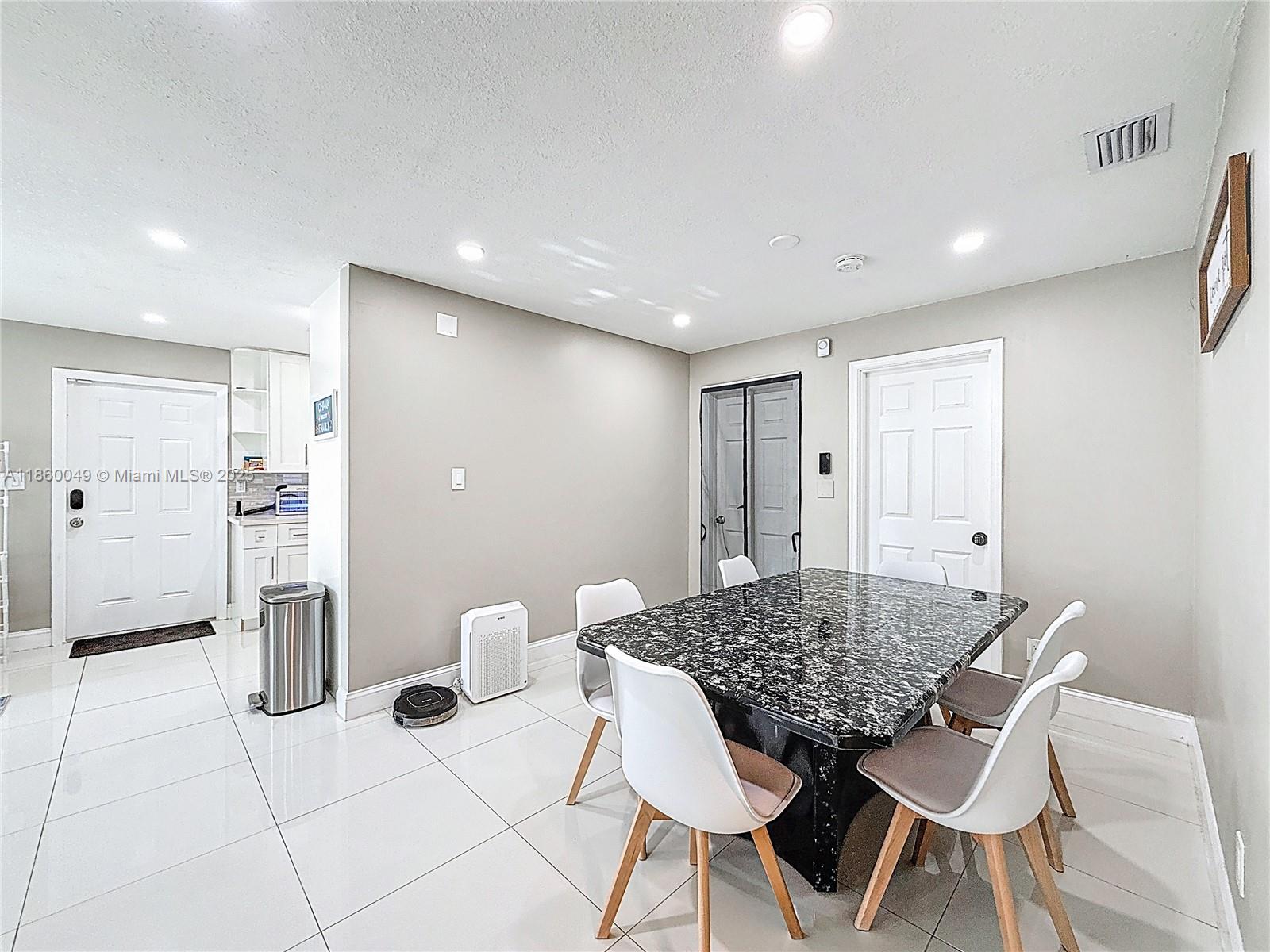 CHATEAU PARK SEC - Residential Lease