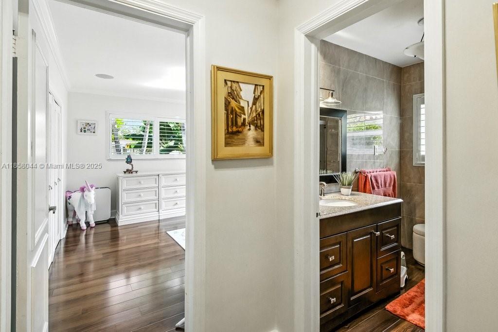 FLORANADA RIDGE SEC - Residential