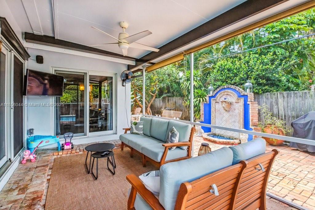 FLORANADA RIDGE SEC - Residential