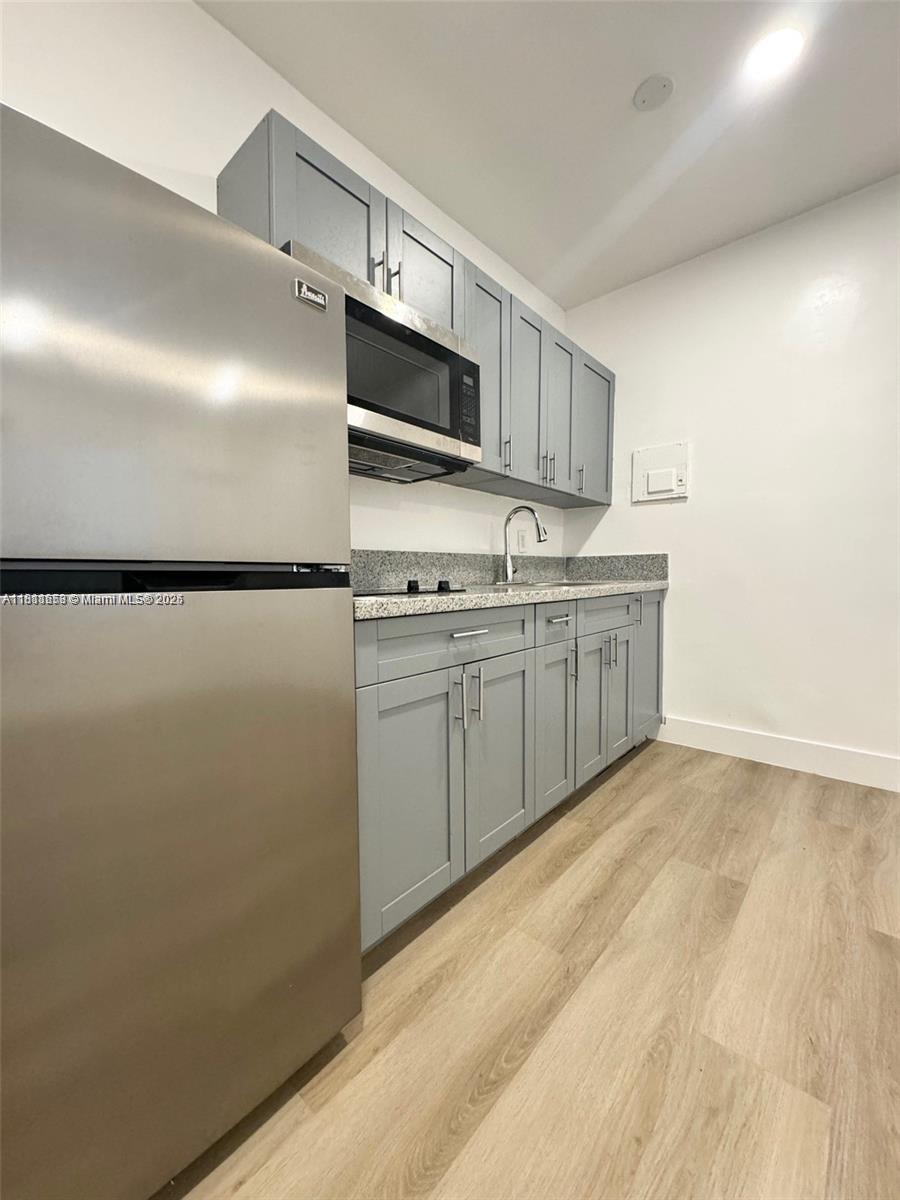 5545 N Miami Ave 9