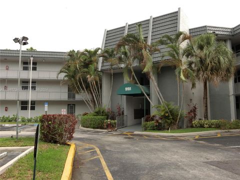 Condominium in Tamarac FL 9151 Lime Bay Blvd.jpg