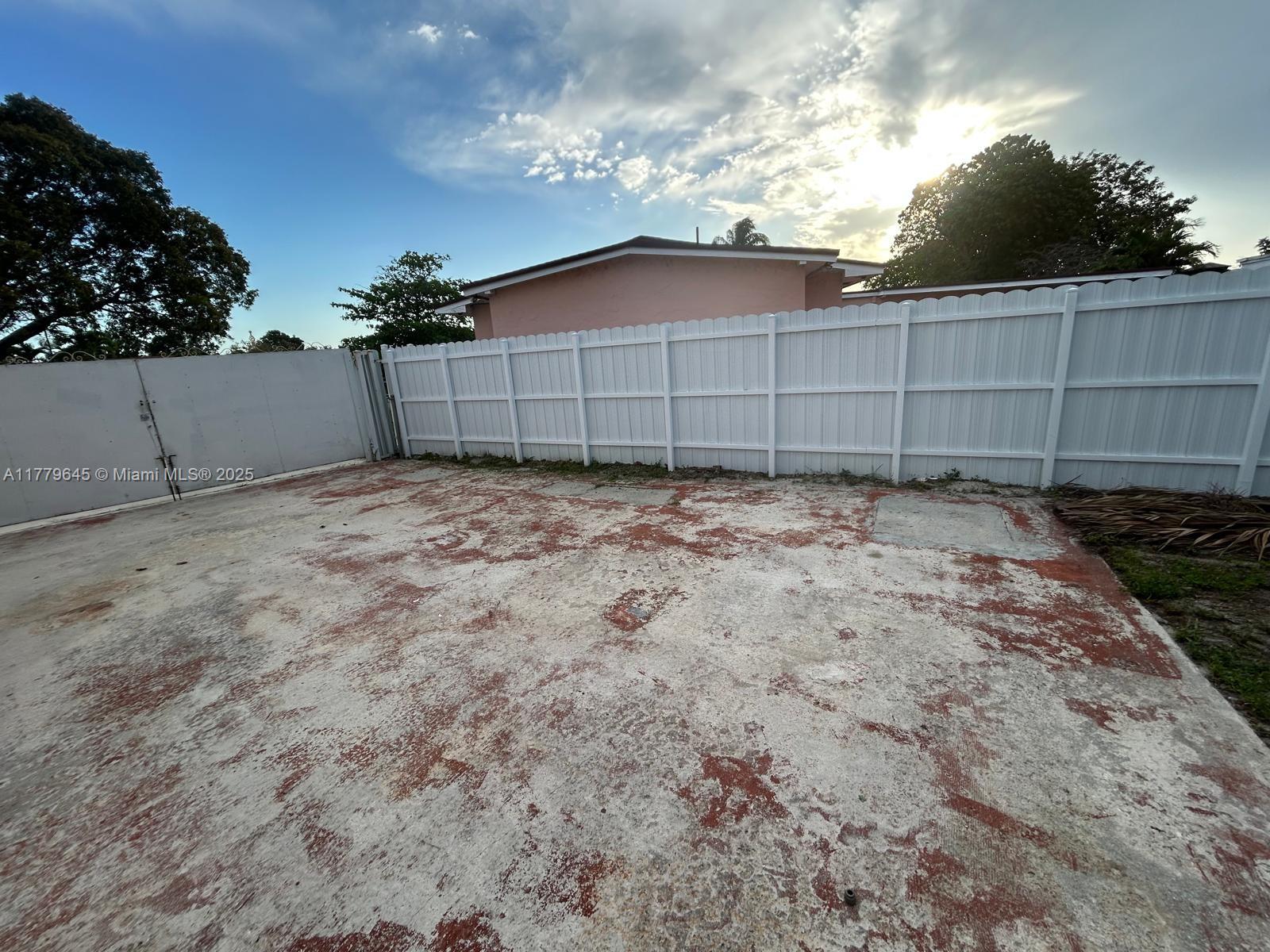 4751 NW 195th Ter 0