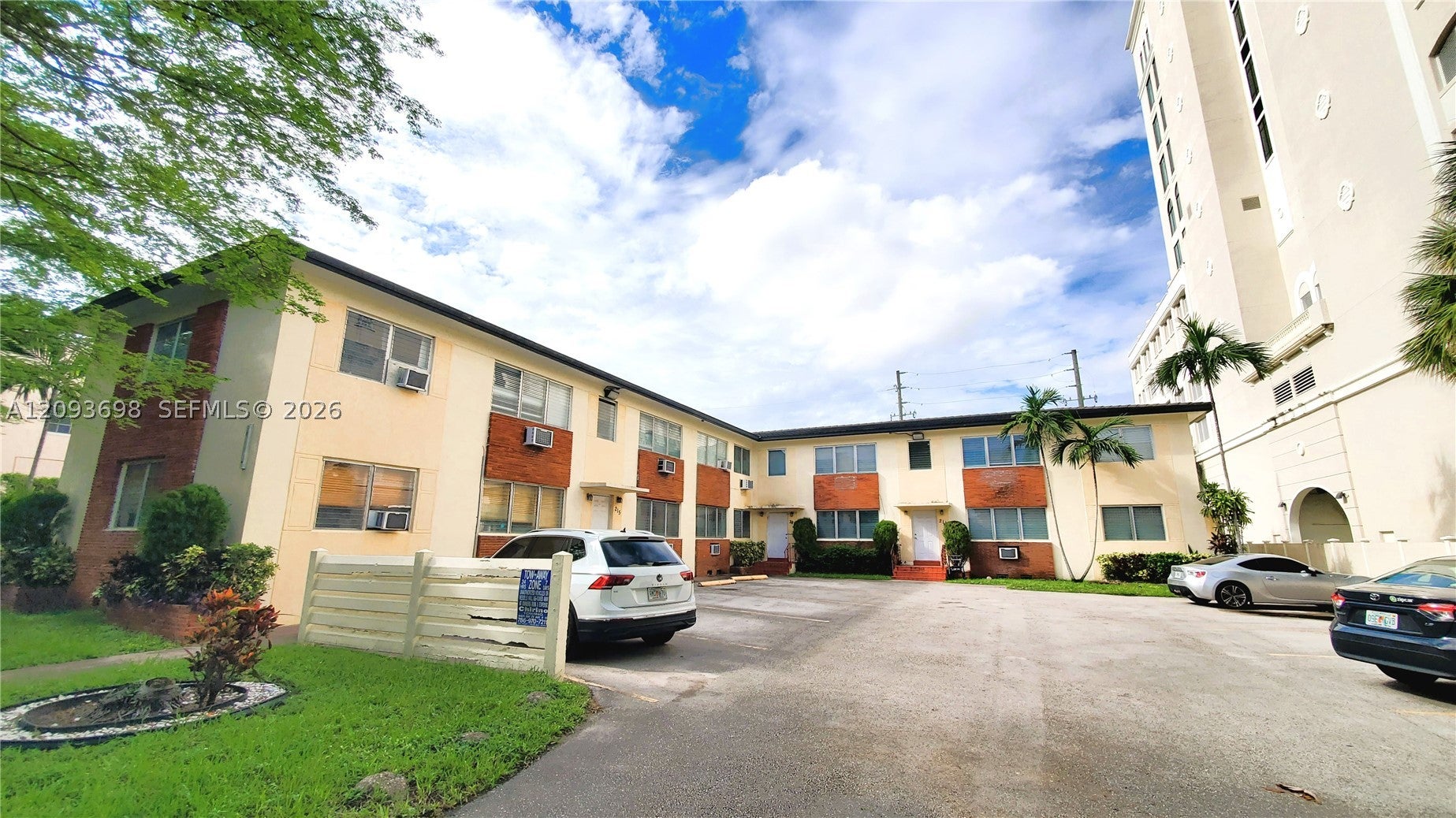 215 Zamora Ave 9
