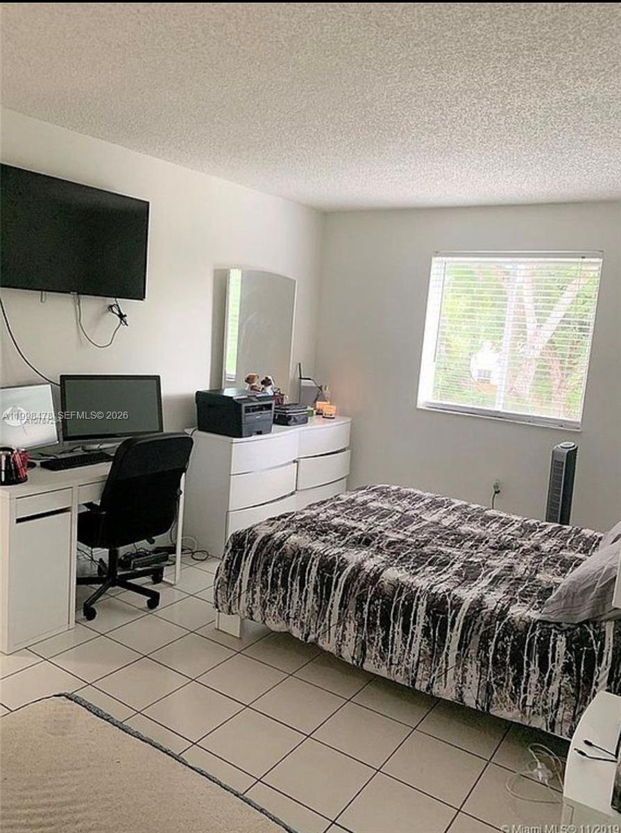 LAKE FOREST PARK CONDO VI - Residential Lease