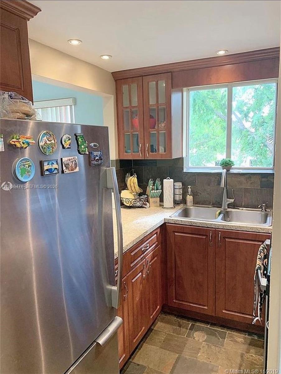 LAKE FOREST PARK CONDO VI - Residential Lease