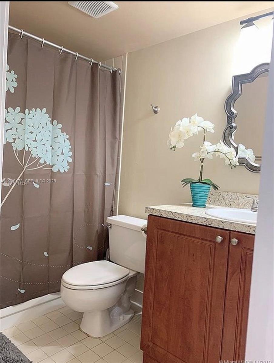 LAKE FOREST PARK CONDO VI - Residential Lease