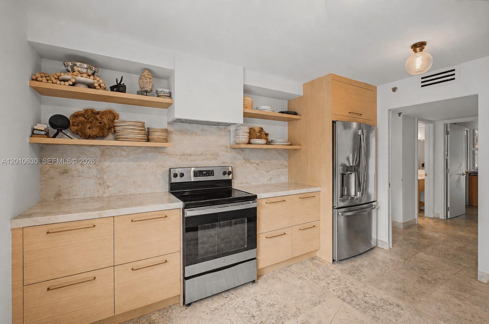 2575 S Bayshore Dr 4A