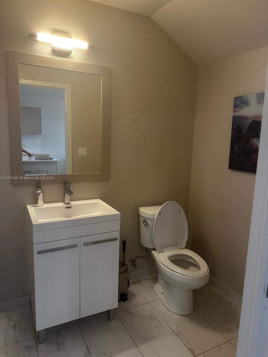2505 NE 193rd St 4114
